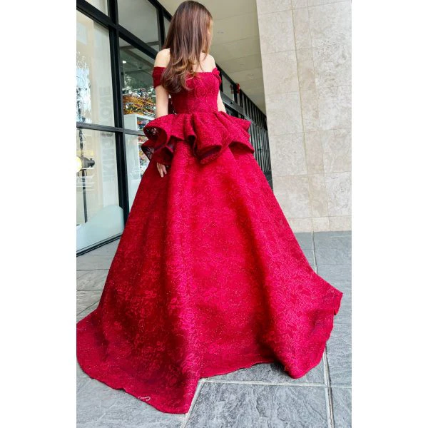 039 - QYN Xyla Red Gown