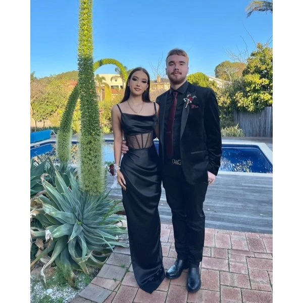 547 - QYN Galilea Black Dress