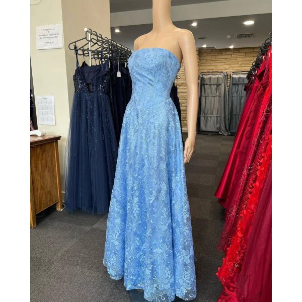 Q335 - QYN Maggie Baby Blue Gown