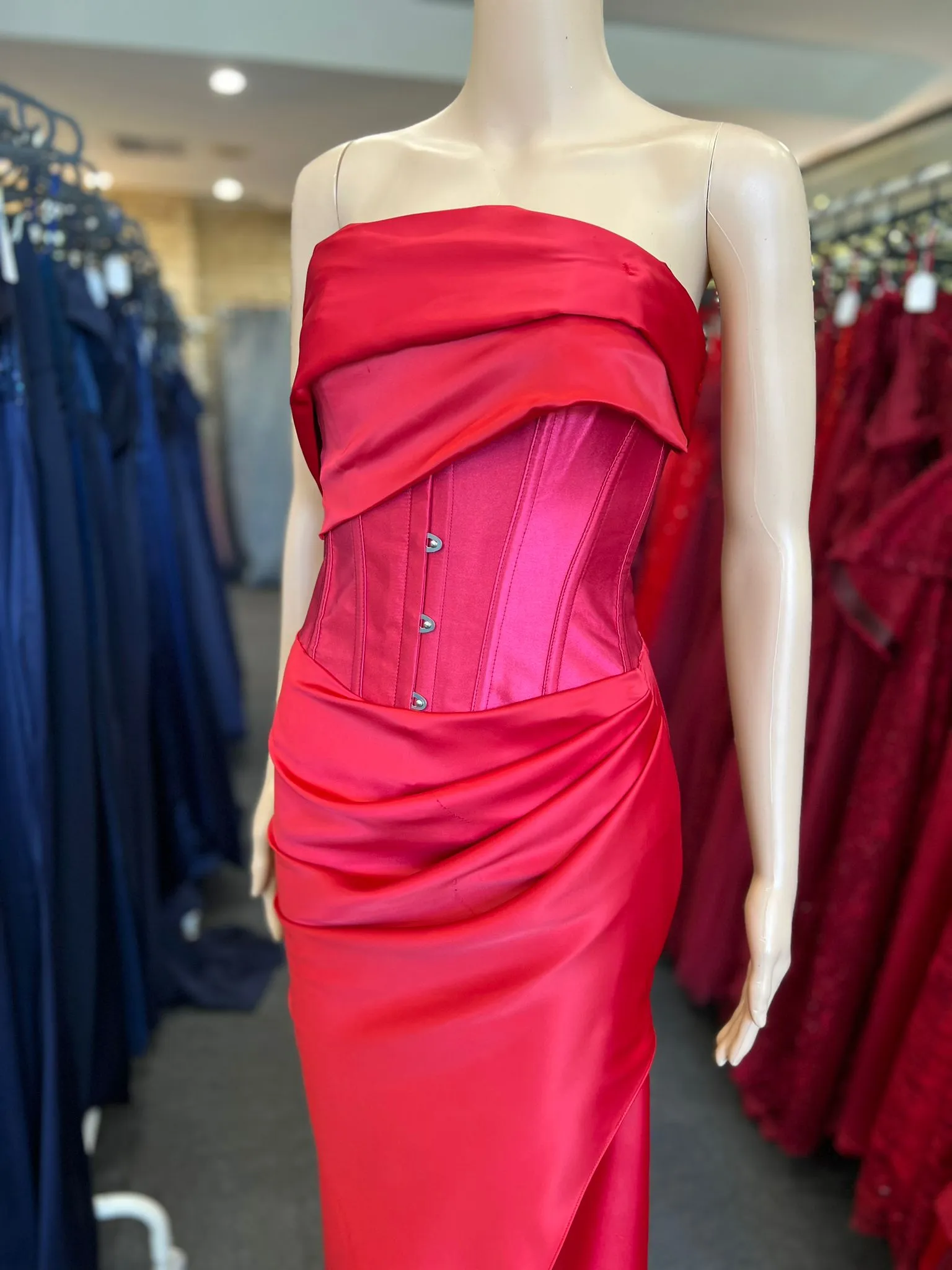 Q375/Q376 – QYN Dulce Red Dress