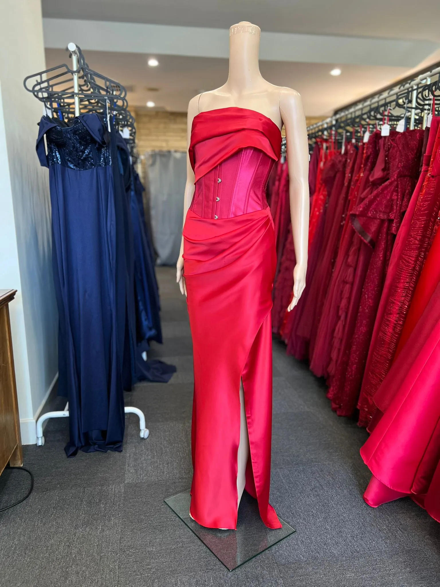 Q375/Q376 – QYN Dulce Red Dress 2