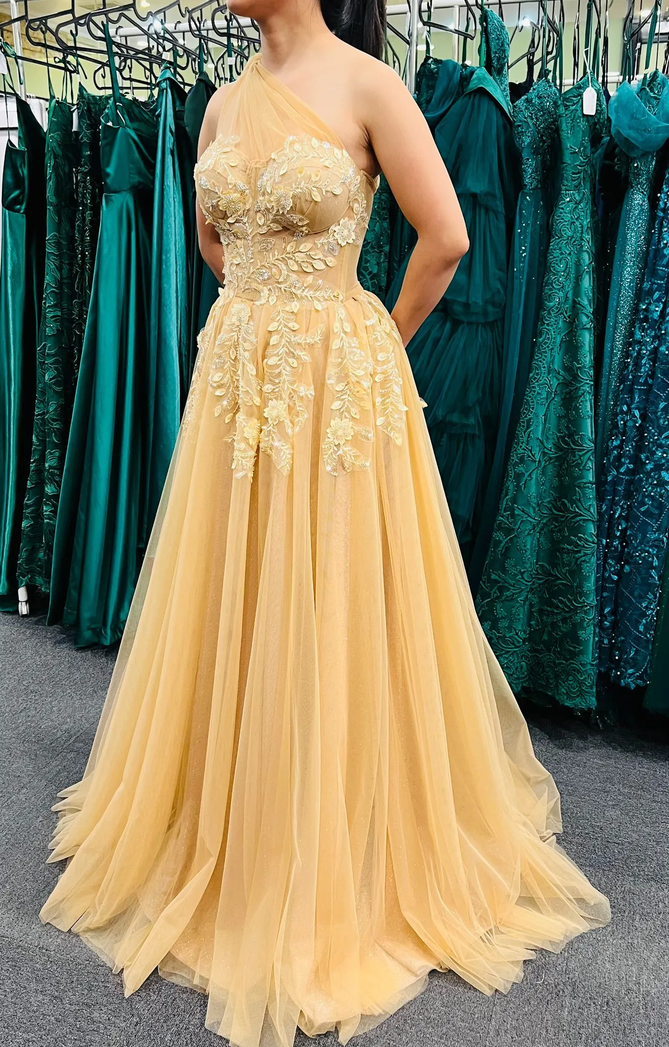 Q439 – QYN Denver Gold Gown