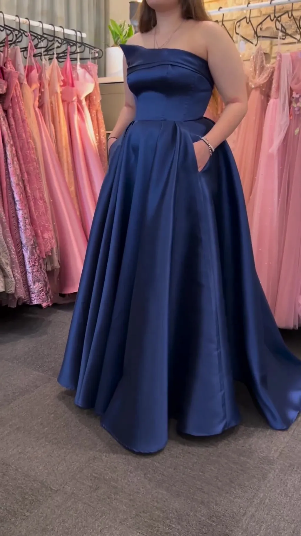 Q532 – QYN Baylor Navy Blue Gown Q532 – QYN Baylor Navy Blue Gown