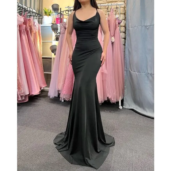 Q539 - QYN Brielle Black Dress