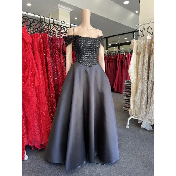 Q703 - QYN Adelina Black Gown