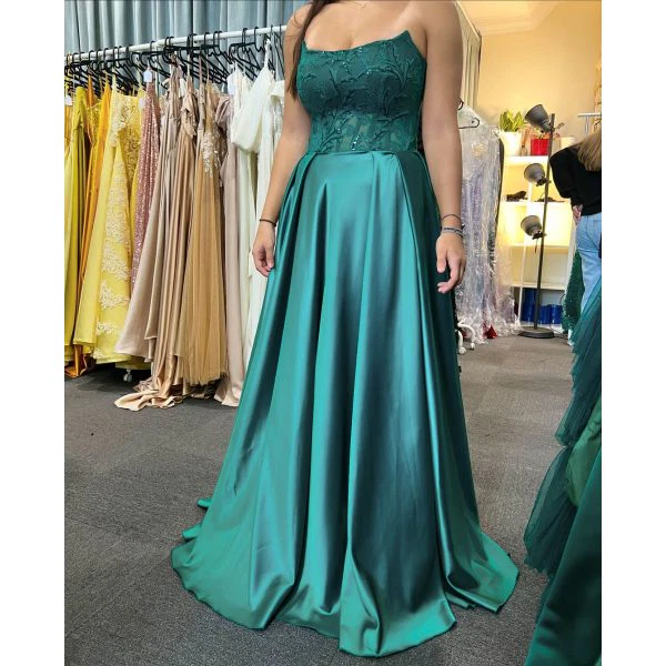 Q752 - QYN Angelica Green Gown