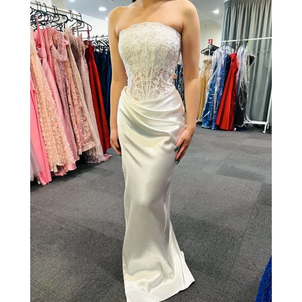 Q756 - QYN Leah White Gown