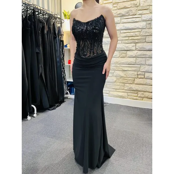 Q796 - QYN Renata Black Gown