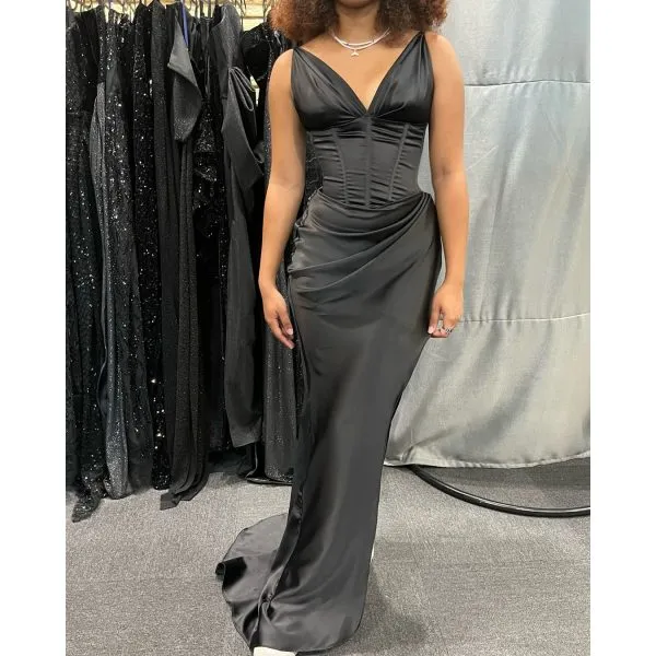 Q851 - QYN Eszter Black Dress