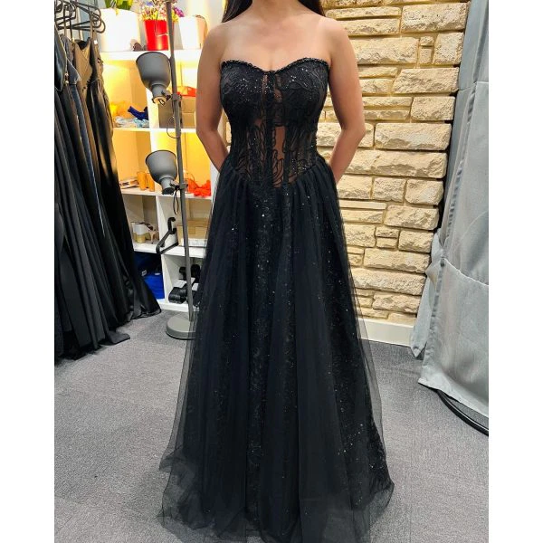 Q924 - QYN Camila Black Gown