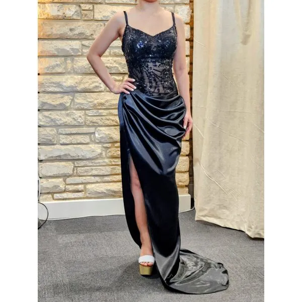 Q990 - QYN Lyla Black Gown