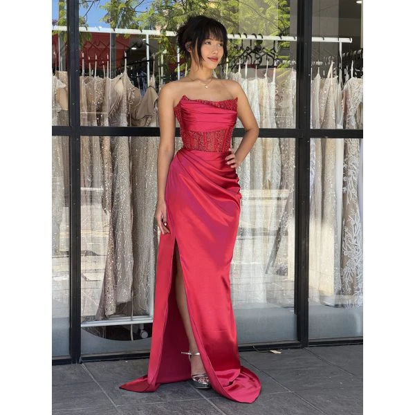 Y423 - QYN Mary Jane Red Gown