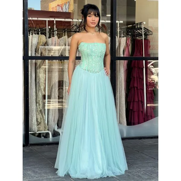 Y676 - QYN Henley Reece Blue Gown